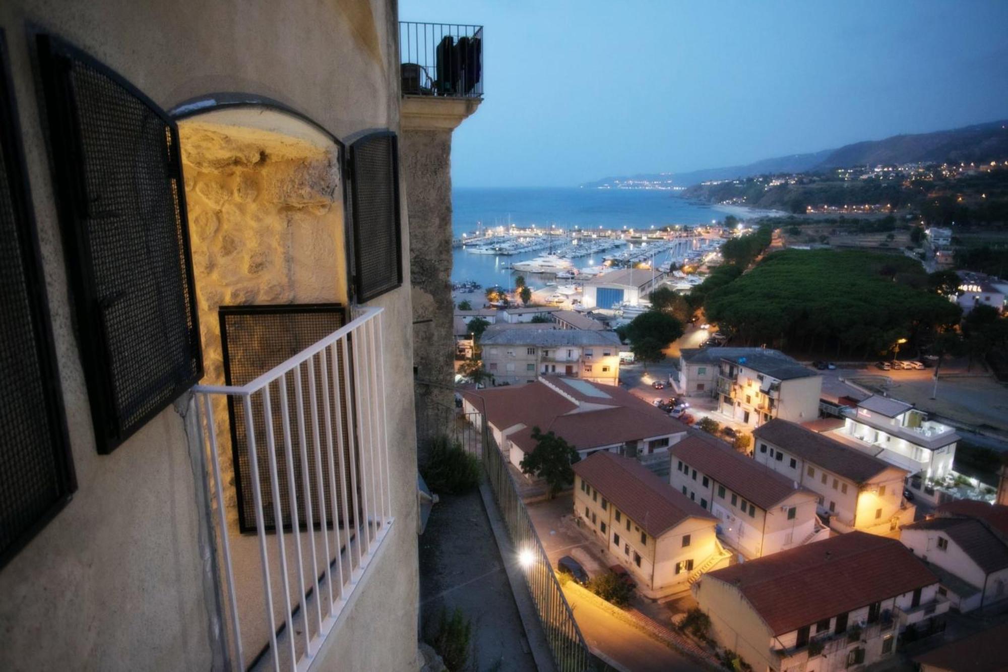 Il Marchese Del Grillo Apartment Tropea Ruang foto